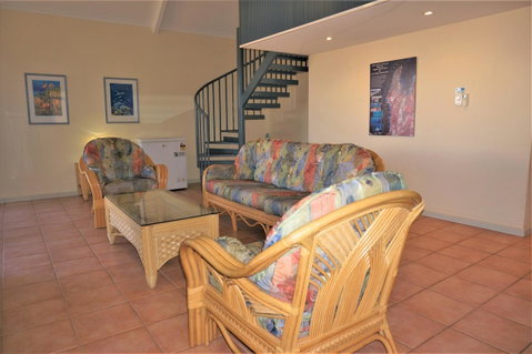 Osprey Holiday Village Unit 102 - Lightning Ridge Tourism 4