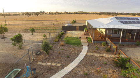The Mains Guest House 2 Bedroom Farm Stay - Lightning Ridge Tourism 14
