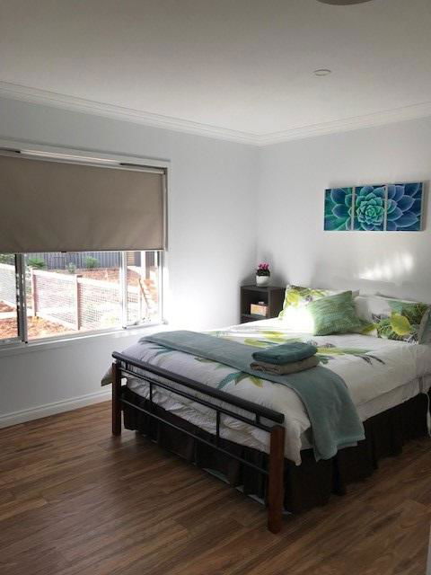 The Mains Guest House 2 Bedroom Farm Stay - Lightning Ridge Tourism 1