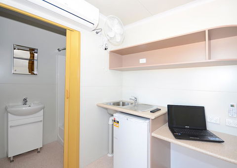 Meekatharra Accommodation Centre - Lightning Ridge Tourism 9