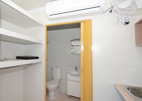 Meekatharra Accommodation Centre - Lightning Ridge Tourism 3