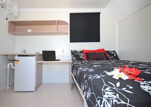 Meekatharra Accommodation Centre - Lightning Ridge Tourism 4