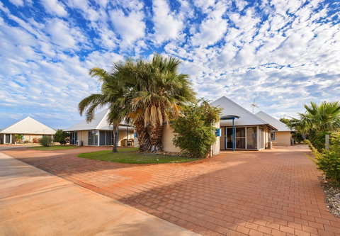 Osprey Holiday Village Unit 118 - Lightning Ridge Tourism 22