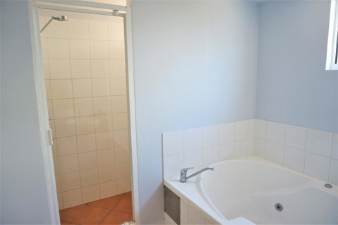 Osprey Holiday Village Unit 118 - Lightning Ridge Tourism 10