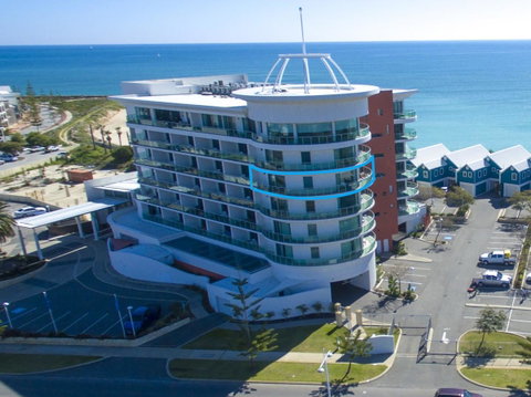 A 406 FANTASTIC OCEAN BEACH And MARINA VIEW APT - MANDURAH - Lightning Ridge Tourism 24