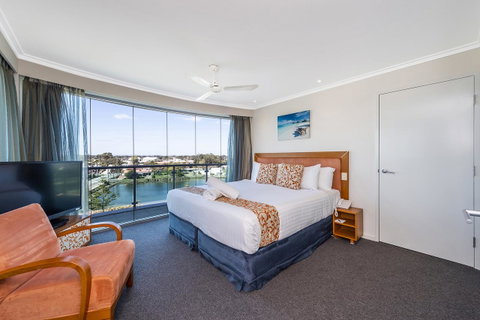 A 406 FANTASTIC OCEAN BEACH And MARINA VIEW APT - MANDURAH - Lightning Ridge Tourism 12