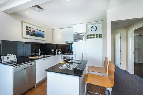 A 406 FANTASTIC OCEAN BEACH And MARINA VIEW APT - MANDURAH - Lightning Ridge Tourism 19