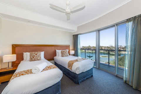 A 406 FANTASTIC OCEAN BEACH And MARINA VIEW APT - MANDURAH - Lightning Ridge Tourism 17