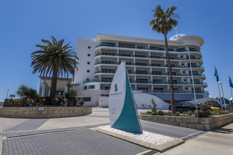 A 406 FANTASTIC OCEAN BEACH And MARINA VIEW APT - MANDURAH - Lightning Ridge Tourism 3