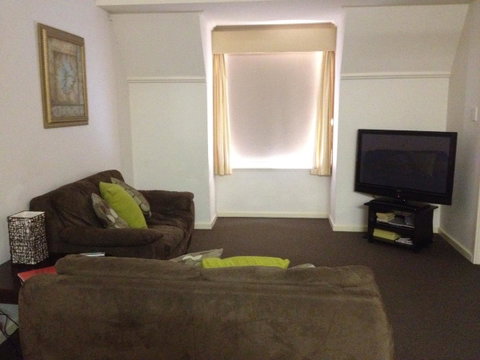 Dragonfly Apartment On Regal - Lightning Ridge Tourism 7