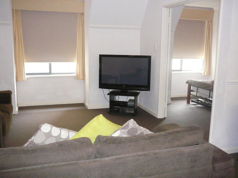 Dragonfly Apartment On Regal - Lightning Ridge Tourism 11