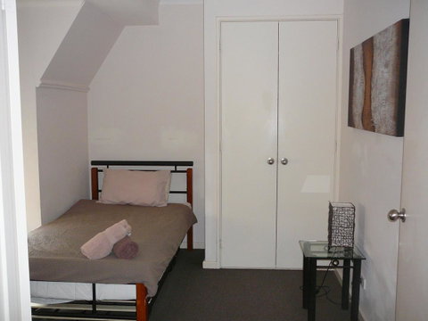 Dragonfly Apartment On Regal - Lightning Ridge Tourism 13