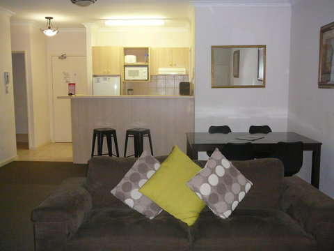 Dragonfly Apartment On Regal - Lightning Ridge Tourism 2