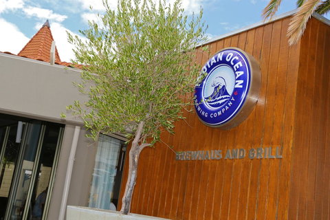 The Marina Hotel - Mindarie - Lightning Ridge Tourism 17