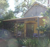 Black Cockatoo Lodge - Lightning Ridge Tourism