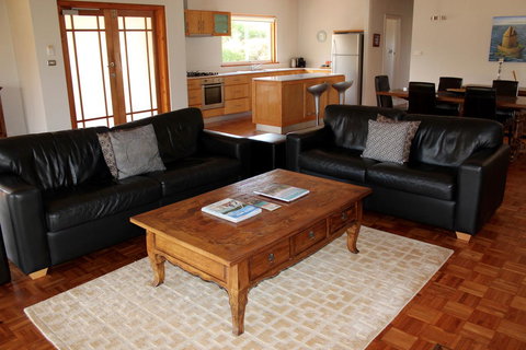 Moana Spa Villas - Prime Yallingup Location - Lightning Ridge Tourism 7