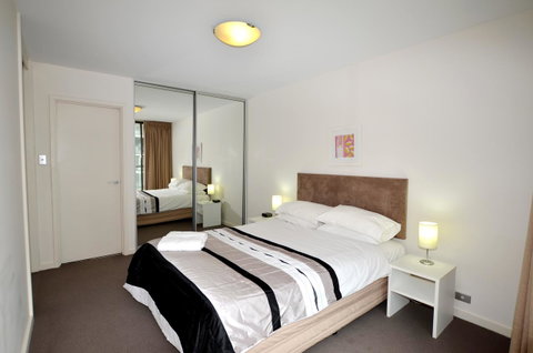 128 On The Terrace - Executive Escapes - Lightning Ridge Tourism 18