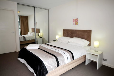 128 On The Terrace - Executive Escapes - Lightning Ridge Tourism 5