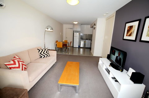 128 On The Terrace - Executive Escapes - Lightning Ridge Tourism 7