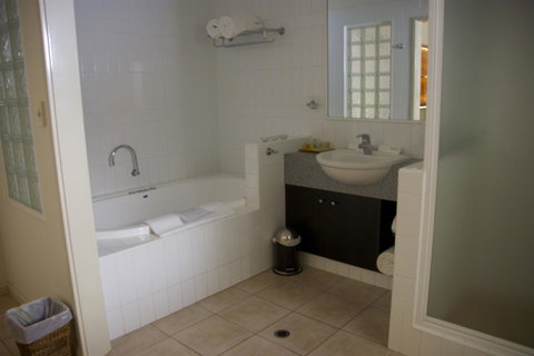Gecko Lodge Kalbarri - Lightning Ridge Tourism 24