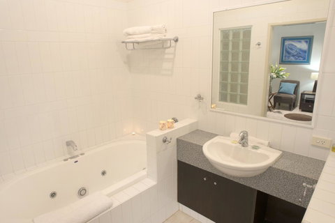 Gecko Lodge Kalbarri - Lightning Ridge Tourism 10