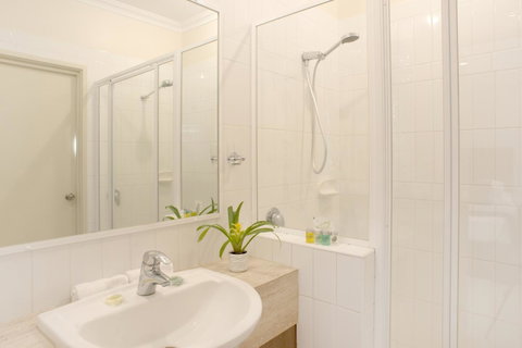 Gecko Lodge Kalbarri - Lightning Ridge Tourism 5