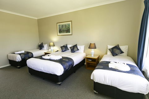 Esplanade Hotel Busselton - Lightning Ridge Tourism 4