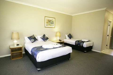 Esplanade Hotel Busselton - Lightning Ridge Tourism 3