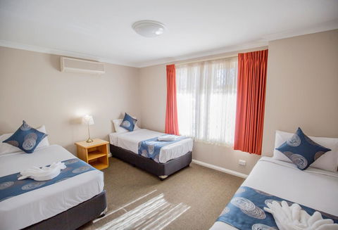 Esplanade Hotel Busselton - Lightning Ridge Tourism 11