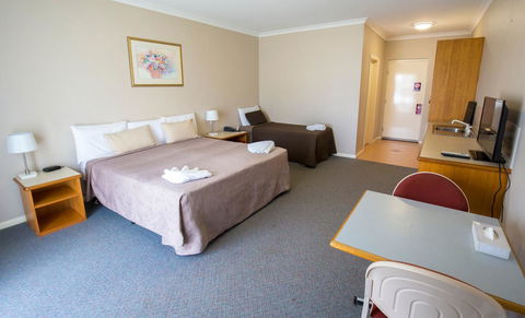 Esplanade Hotel Busselton - Lightning Ridge Tourism 19