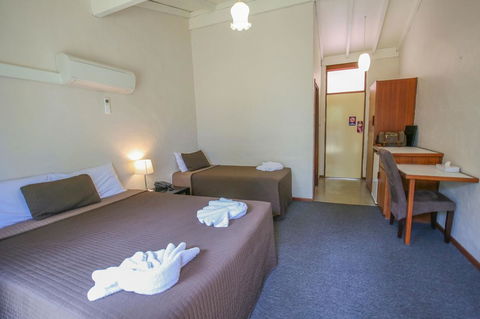 Esplanade Hotel Busselton - Lightning Ridge Tourism 27