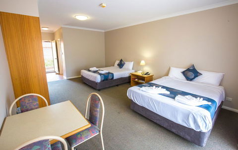 Esplanade Hotel Busselton - Lightning Ridge Tourism 17