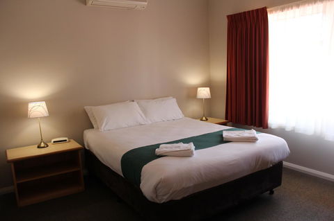 Esplanade Hotel Busselton - Lightning Ridge Tourism 41