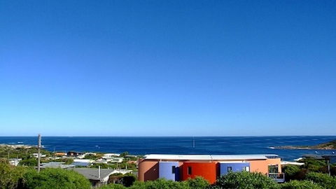Tru Blu - Enjoy Sweeping 180 Degree Views Of Gracetown In This Modern Family Beach House - Lightning Ridge Tourism 7