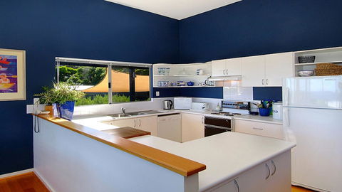 Tru Blu - Enjoy Sweeping 180 Degree Views Of Gracetown In This Modern Family Beach House - Lightning Ridge Tourism 9