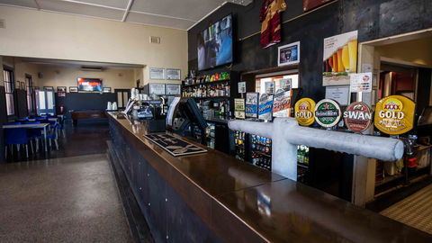 Beadon Bay Hotel - Lightning Ridge Tourism 14