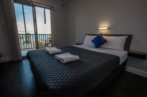 Beadon Bay Hotel - Lightning Ridge Tourism 4