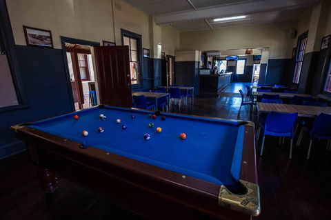 Beadon Bay Hotel - Lightning Ridge Tourism 13