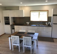 Loma Cottages - Lightning Ridge Tourism