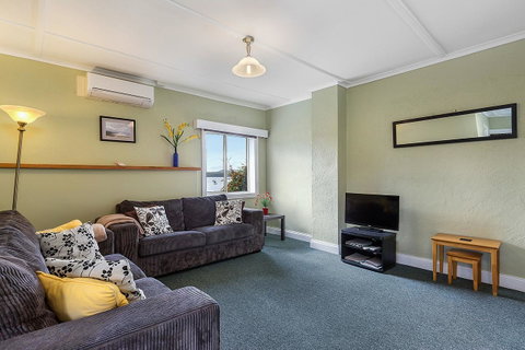 Smugglers Rest Apartments Dover - Lightning Ridge Tourism 6