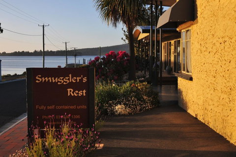 Smugglers Rest Apartments Dover - Lightning Ridge Tourism 15