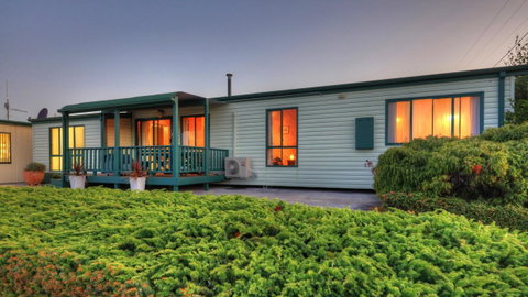 Bicheno Cabin Park - Lightning Ridge Tourism 25