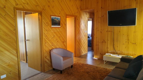 Bicheno Cabin Park - Lightning Ridge Tourism 28