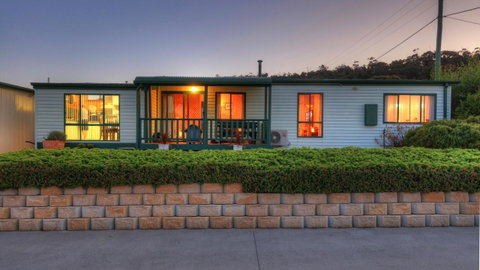 Bicheno Cabin Park - Lightning Ridge Tourism 27