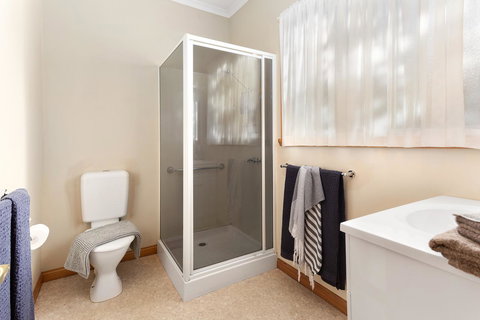 Anabel\'s Of Scottsdale - Lightning Ridge Tourism 21