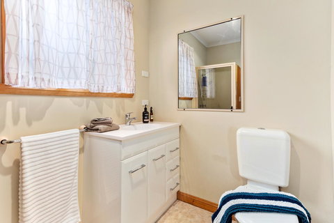 Anabel\'s Of Scottsdale - Lightning Ridge Tourism 3