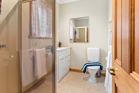 Anabel\'s Of Scottsdale - Lightning Ridge Tourism 4