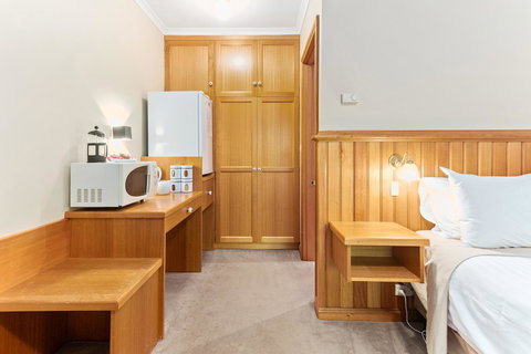 Anabel\'s Of Scottsdale - Lightning Ridge Tourism 2