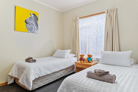 Anabel\'s Of Scottsdale - Lightning Ridge Tourism 10