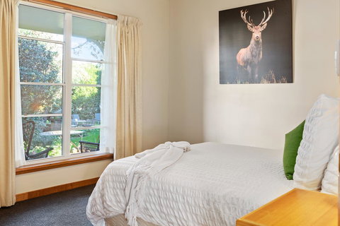 Anabel\'s Of Scottsdale - Lightning Ridge Tourism 11